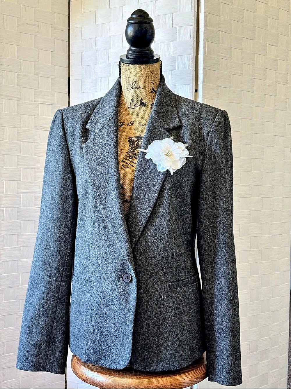 JH Collectibles Gray Blazer Like New